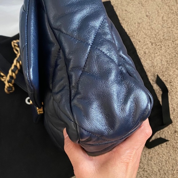 SOLD🖤🖤Chanel 19 Medium/Large navyblue. - Picture 4 of 12